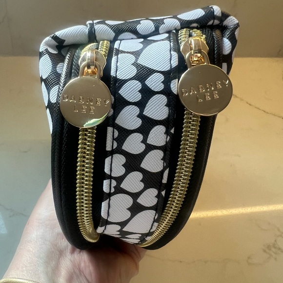 Dabney Lee Double Zipper Pouch Black White Hearts Gold Pull Cosmetic Travel - Picture 5 of 9